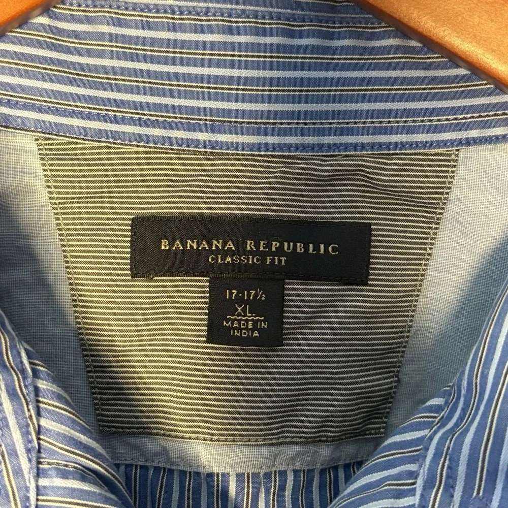 Banana Republic Button Up classic fit‎ Men's Extra Large (17-17 1/2) Blue Stripe